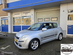 Suzuki Swift - 1.5 Exclusive Carplay Keyless Go / Entry NAP