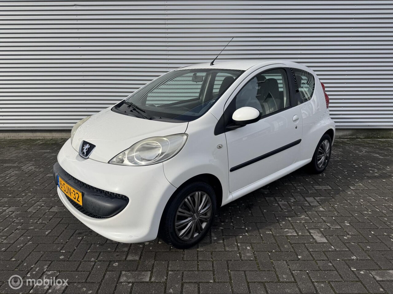 PEUGEOT 107