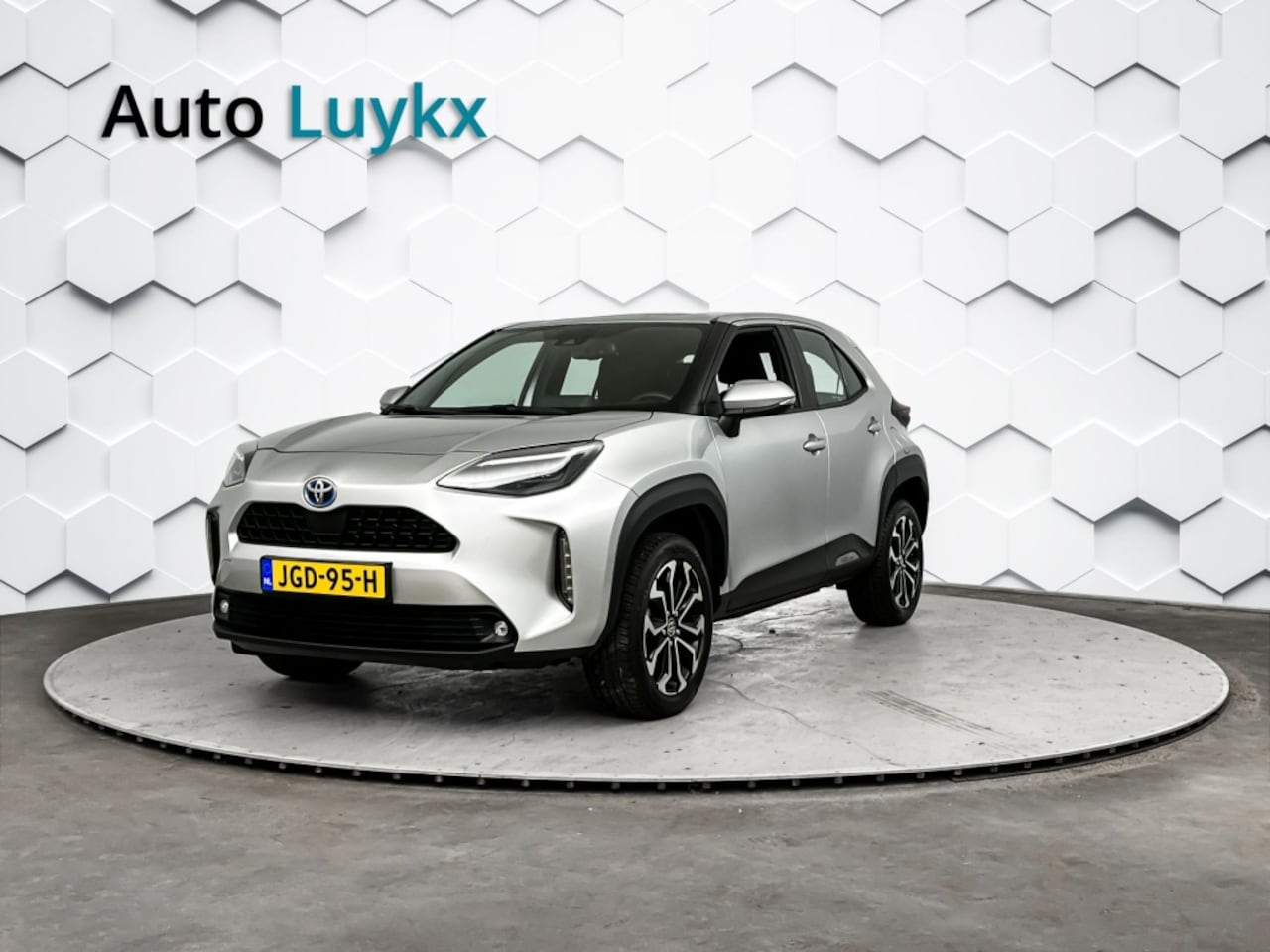 Toyota Yaris Cross - 1.5 Hybrid Dynamic | Navigatie | 17'' L.M. Velgen | Adaptieve Cruise Control - AutoWereld.nl