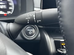 Toyota C-HR - 2.0 Plug-in Hybrid 220 Dynamic ANDROID/APPLE STOEL/STUURVERW. P-SENSOREN DODEHOEK NAVI