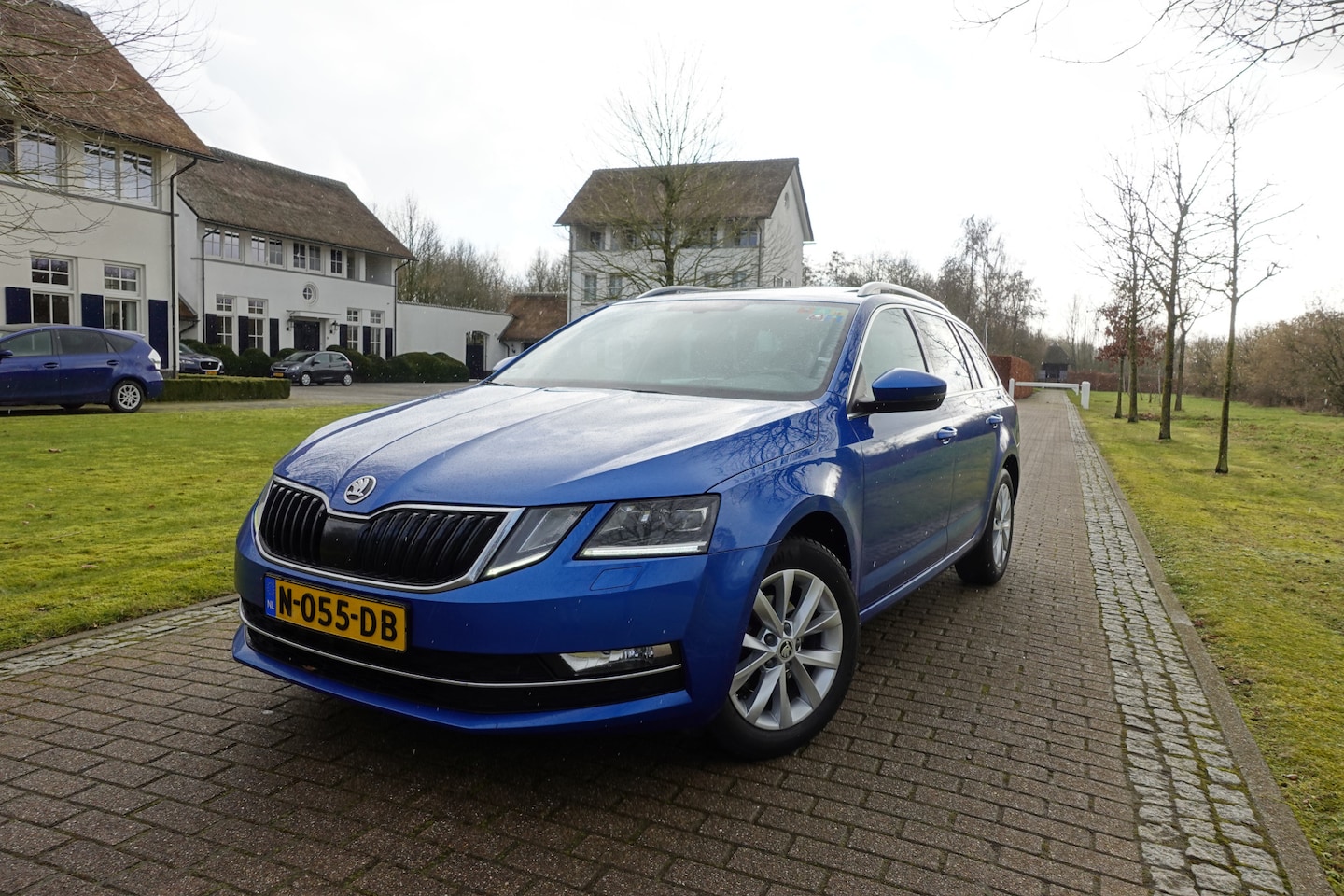 Skoda Octavia Combi - 1.6 TDI Greentech Style | Panodak | Stoelverwarming | Trekhaak | - AutoWereld.nl
