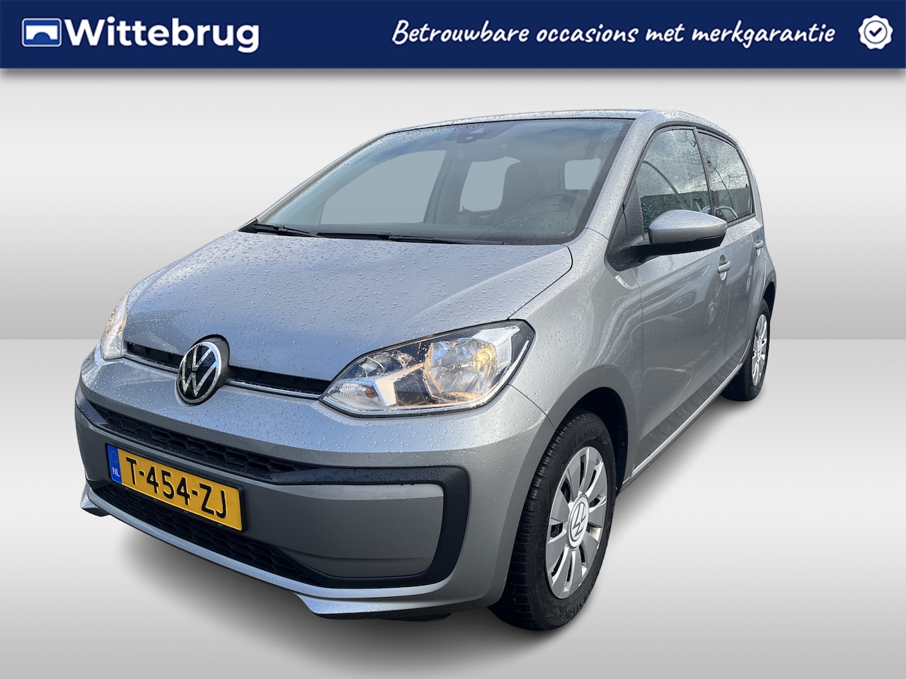 Volkswagen Up! - 1.0 Up Airconditioning / Bluetooth / DAB + / Metallic lak / El. Ramen voor / Centrale verg - AutoWereld.nl