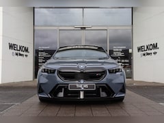 BMW M5 - 5 Serie Automaat / M Drive Professional / M Multifunctionele Stoelen / Trekhaak / Bowers &