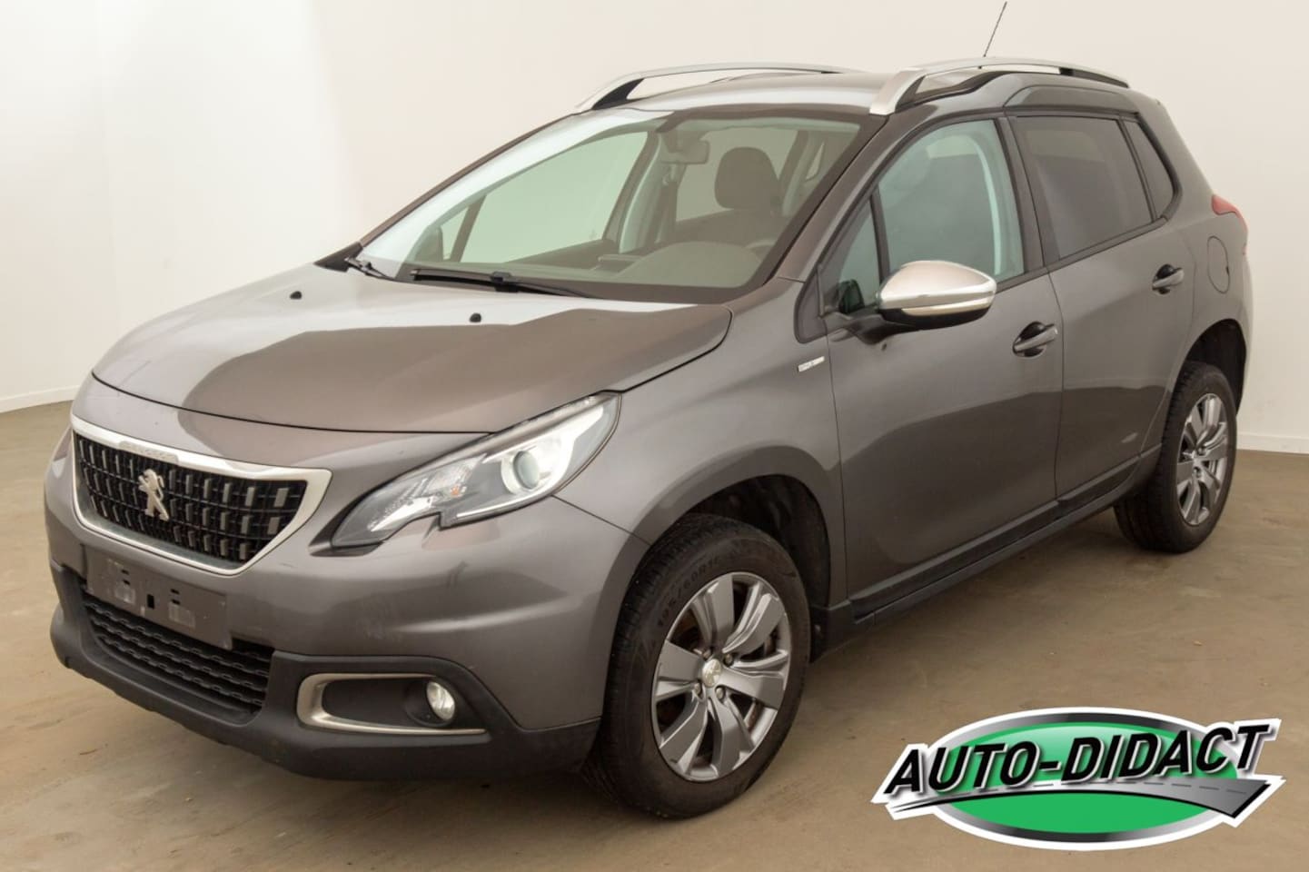 Peugeot 2008 - 1.2 Access Airco - AutoWereld.nl