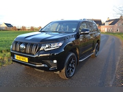 Toyota Land Cruiser - 2.8 D-4D-F Executive Window Van Black-Line