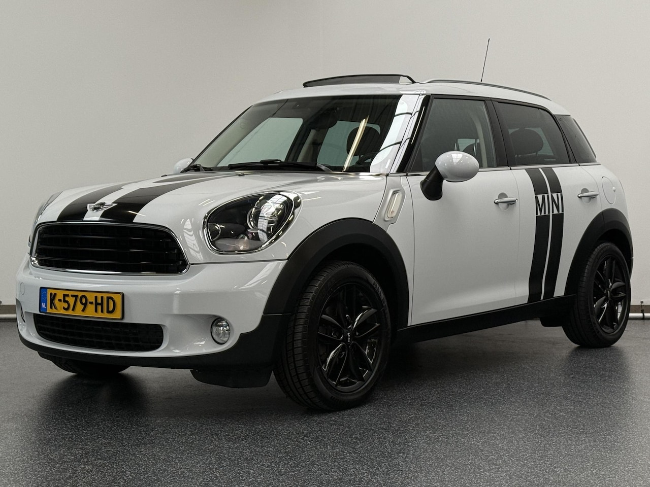 MINI Countryman - Mini 1.6 Chili | Schuifdak | Stoelverwarming | Aant. onderhouden - AutoWereld.nl