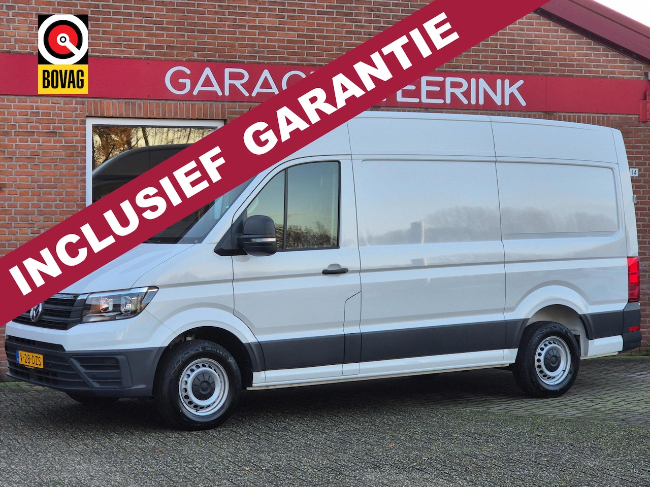 Volkswagen Crafter - 35 2.0 TDI L3H3 EURO VI 140PK 5drs airco, cruise, trekhaak, pdc - AutoWereld.nl