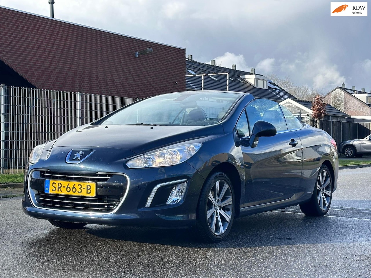 Peugeot 308 CC - 1.6 VTi Sport Navigatie*Leder*Dealer onderhouden*Trekhaak*Cruise*Clima*Stoelverwarming*Par - AutoWereld.nl