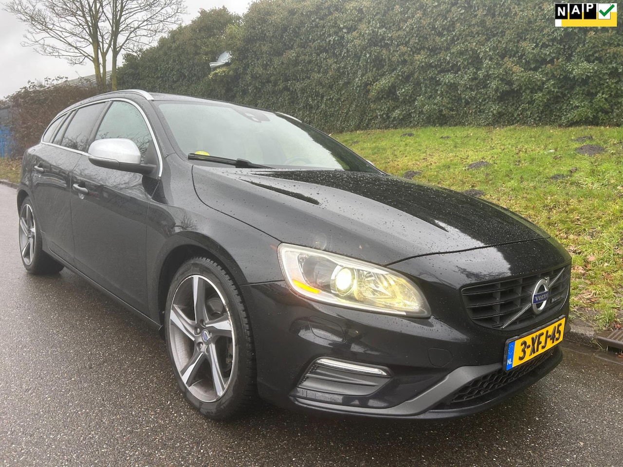 Volvo V60 - 2.0 D4 R-Design - Xenon - Leder - Navi - Automaat - AutoWereld.nl