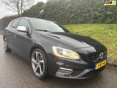 Volvo V60 - 2.0 D4 R-Design - Xenon - Leder - Navi - Automaat