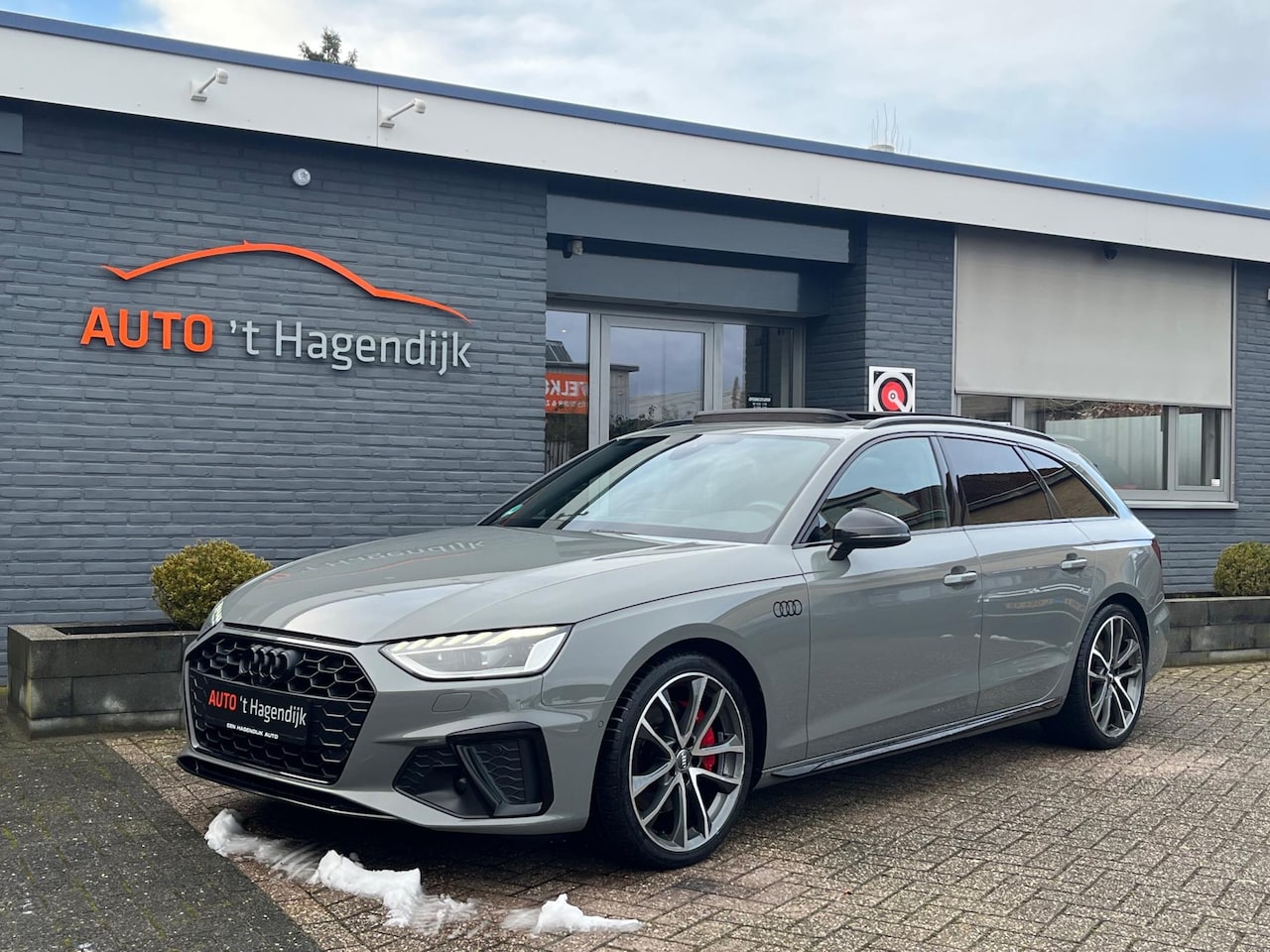 Audi A4 Avant - 45 TFSI quattro 245PK S-line pano trekh HUD 360gr - AutoWereld.nl