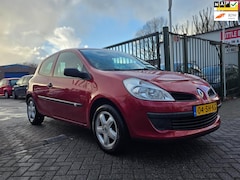 Renault Clio - 1.2-16V Expression Rijt schkelt perfect