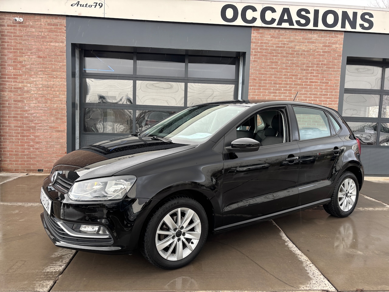 Volkswagen Polo - 1.0 First Edition | Airco. Parkeersensoren. Stoelverw. - AutoWereld.nl