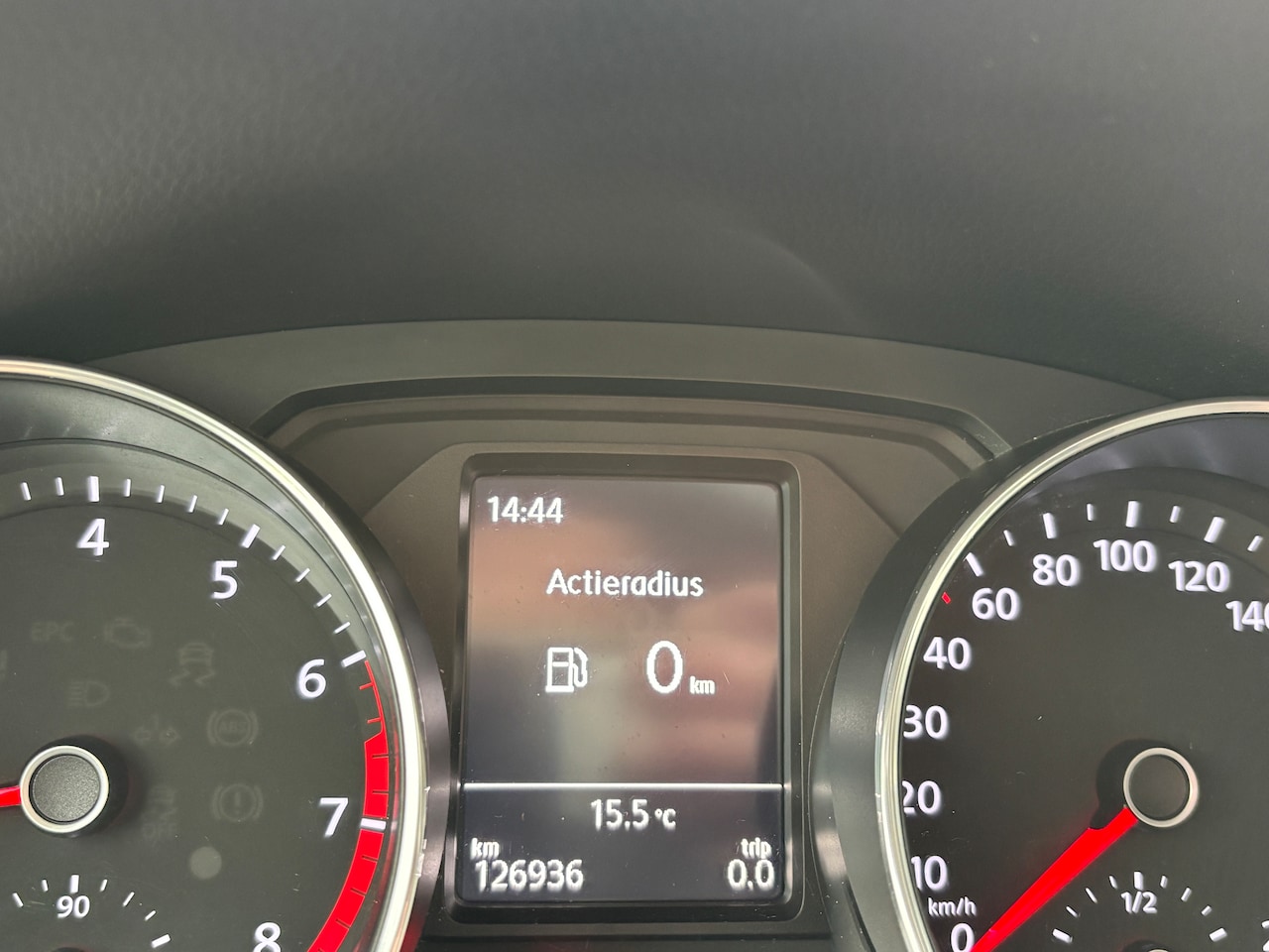 Volkswagen Polo - 1.0 First Edition | Airco. Parkeersensoren. Stoelverw.