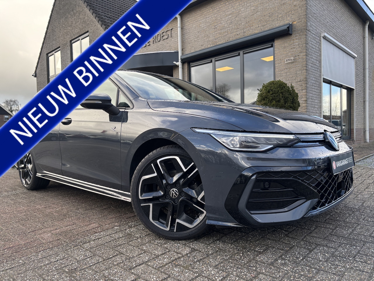 Volkswagen Golf Variant - 1.5 eTSI R-Line Automaat 360-Camera / Full LED / Schakelflippers - AutoWereld.nl