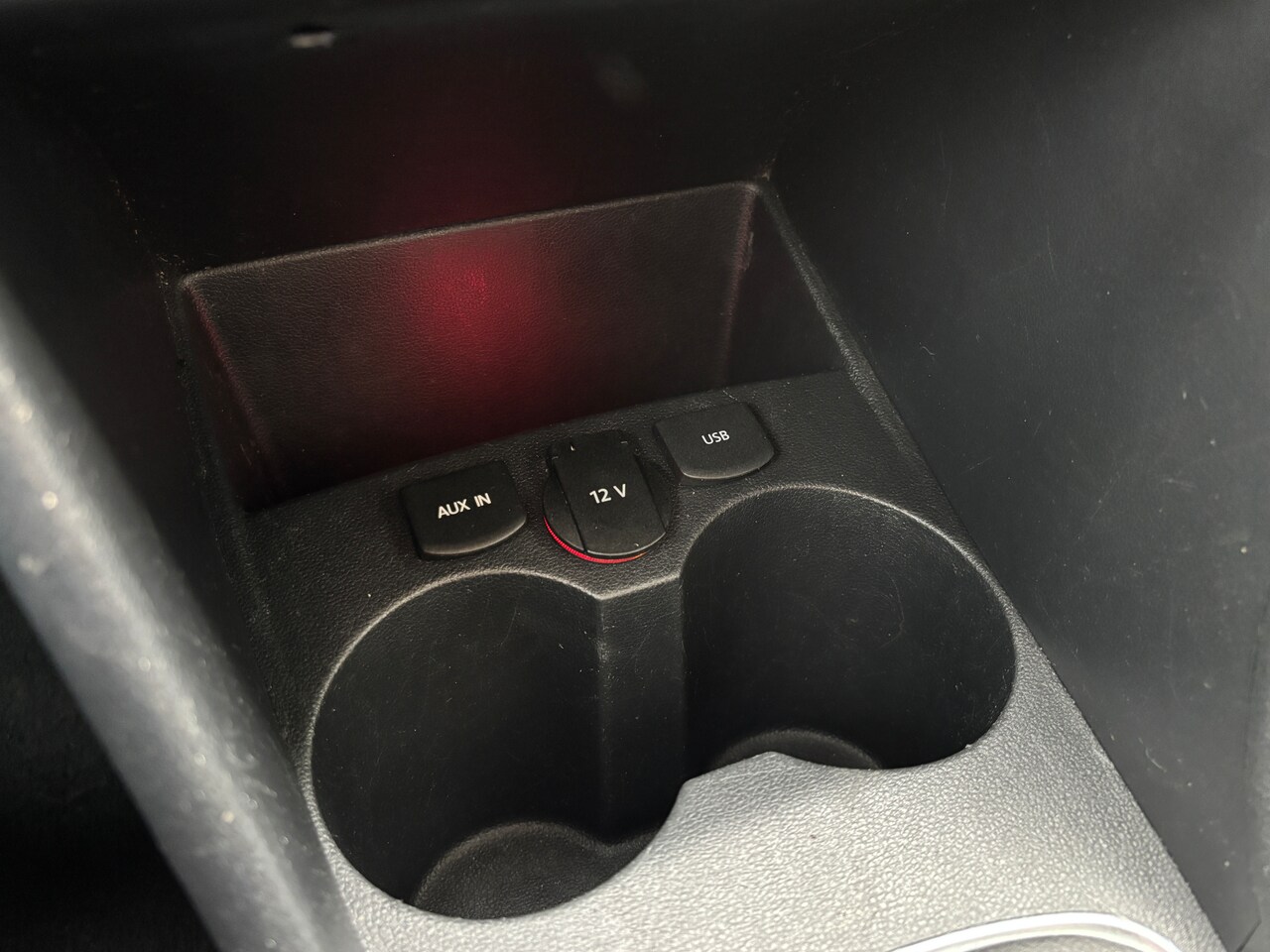 Volkswagen Polo - 1.0 First Edition | Airco. Parkeersensoren. Stoelverw.