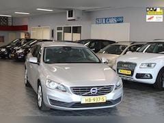 Volvo V60 - 2.0 T3 Momentum, Nieuwe distributieriem, NAP, APK