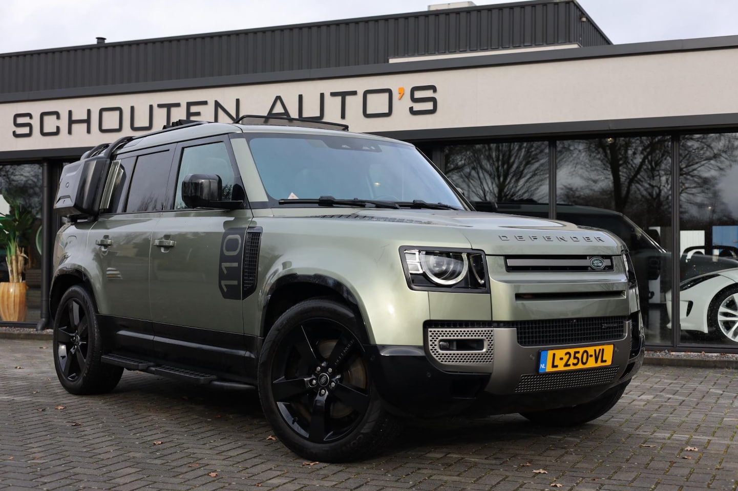 Land Rover Defender 110 - P400e XS Edition X-Dynamic * Full Options * - AutoWereld.nl