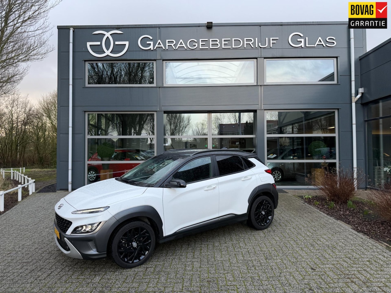 Hyundai Kona - 1.6 GDI HEV Fashion two tone - camera - AutoWereld.nl