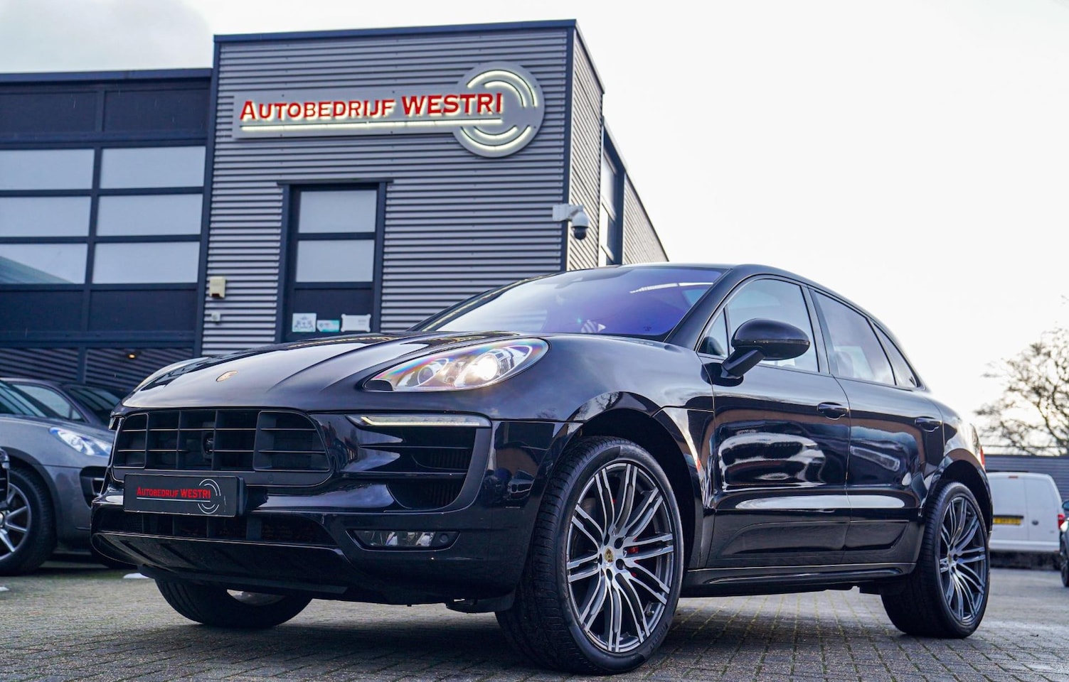 Porsche Macan - 3.6 Turbo | Alcantara hemel | Pano | Burmester | Achterbank verwarming - AutoWereld.nl