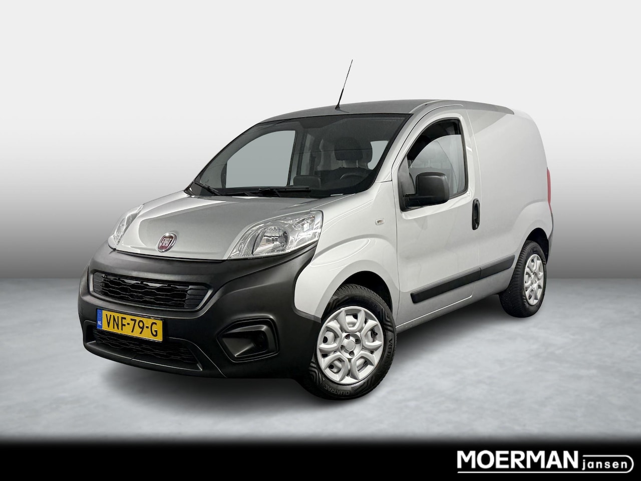 Fiat Fiorino - 1.3 MJ Adventure / Grijs kenteken / 1e eig / BTW auto / Navigatie / Airco - AutoWereld.nl