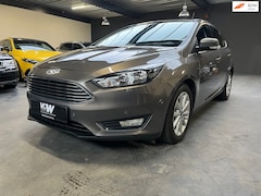 Ford Focus - 1.0 Titanium Edition Voll optie , stoelverw, Voorruitverw , parkeerh, trekhaak