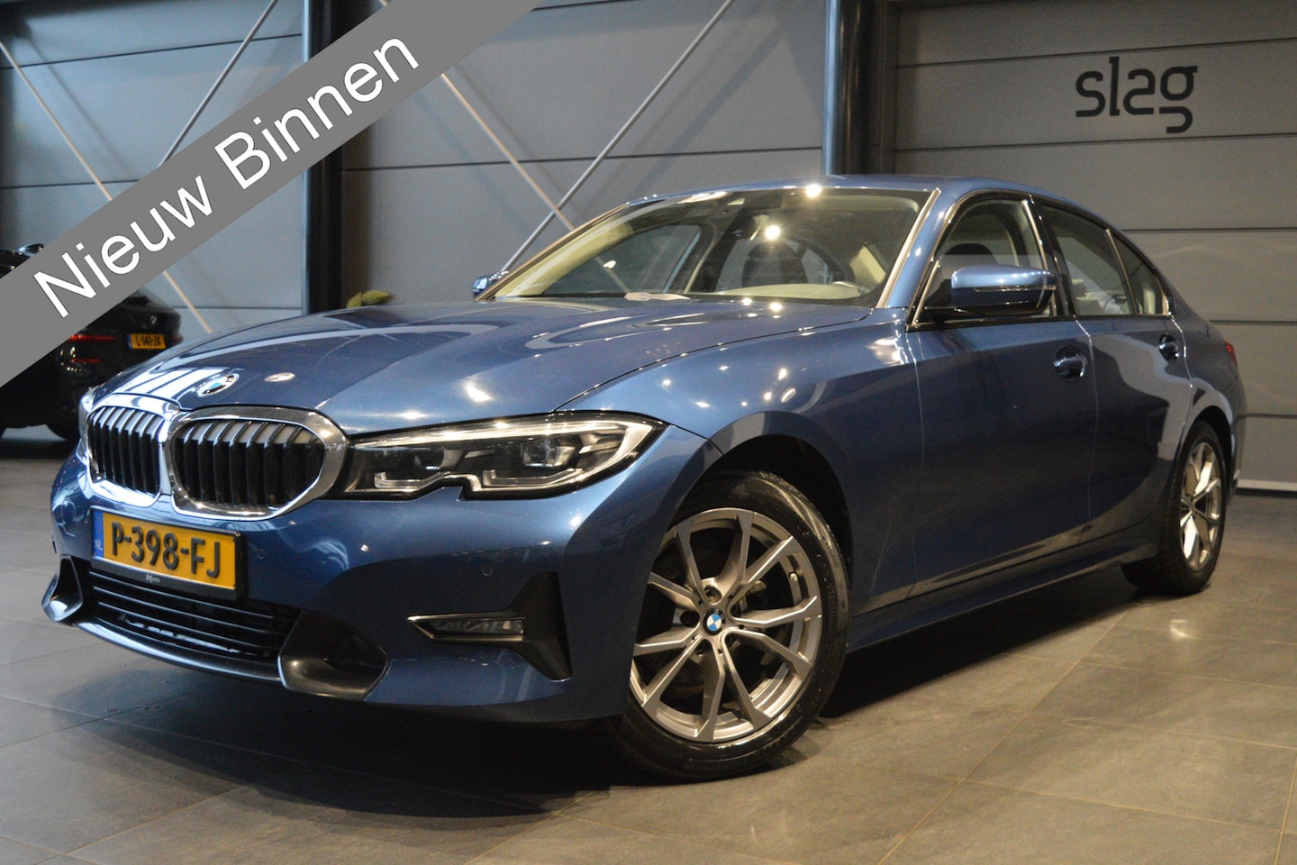 BMW 3-serie - 318i Edition navi clima cruise led pdc trekhaak 157 pk !! - AutoWereld.nl