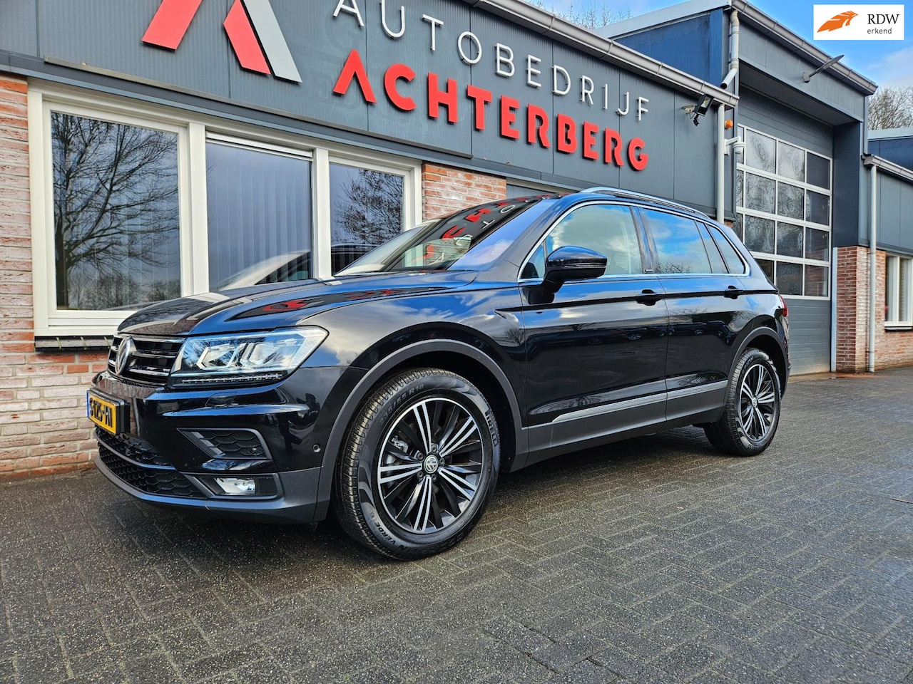 Volkswagen Tiguan - 1.5 TSI ACT Highline Business R Automaat! Camera! Virtual Cockpit! 150PK! LED! Mooie/Nette - AutoWereld.nl