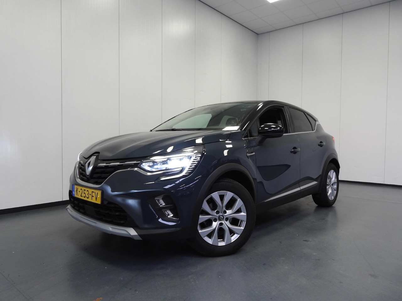 Renault Captur - 1.0 TCe 100 Intens NAVI/CLIMA/LED/TREKH./17"LMV! - AutoWereld.nl