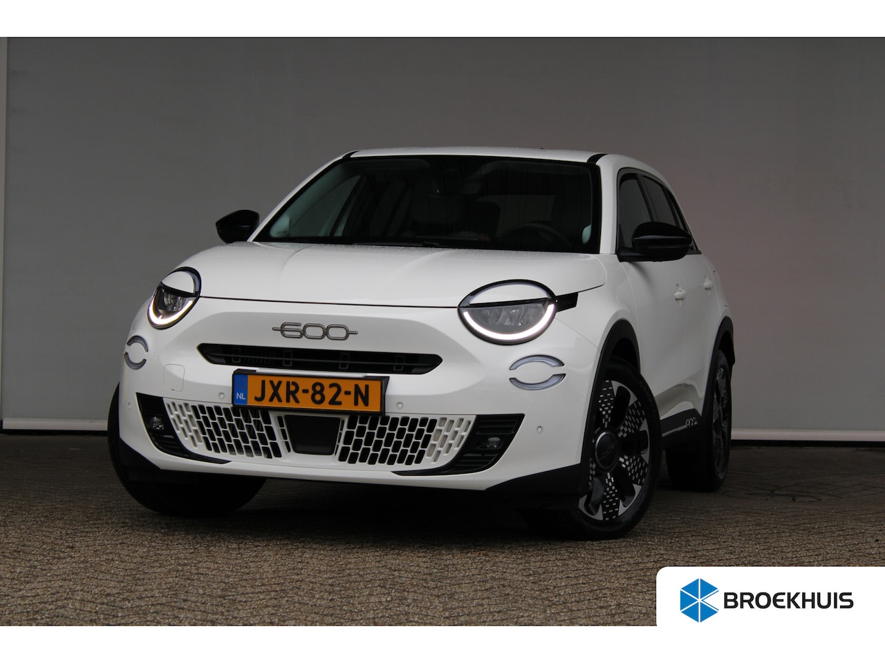 Fiat 600 - 1.2 Hybrid La Prima | Elektrische kofferklep | Stoel met massagefunctie | Adaptieve cruise - AutoWereld.nl