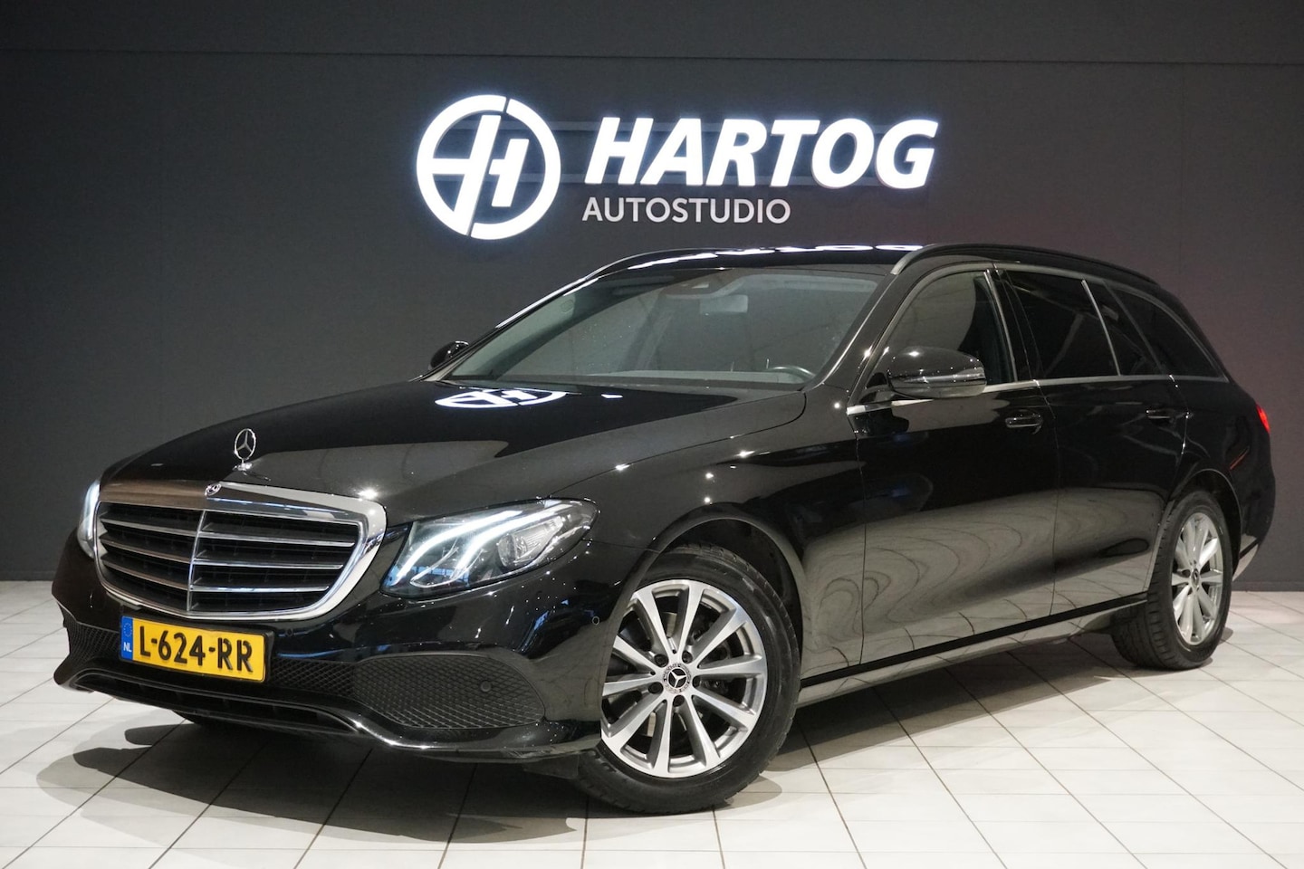 Mercedes-Benz E-klasse Estate - 200 Premium *INCL. BTW* + CARPLAY / CAMERA / STOELVERWARMING - AutoWereld.nl