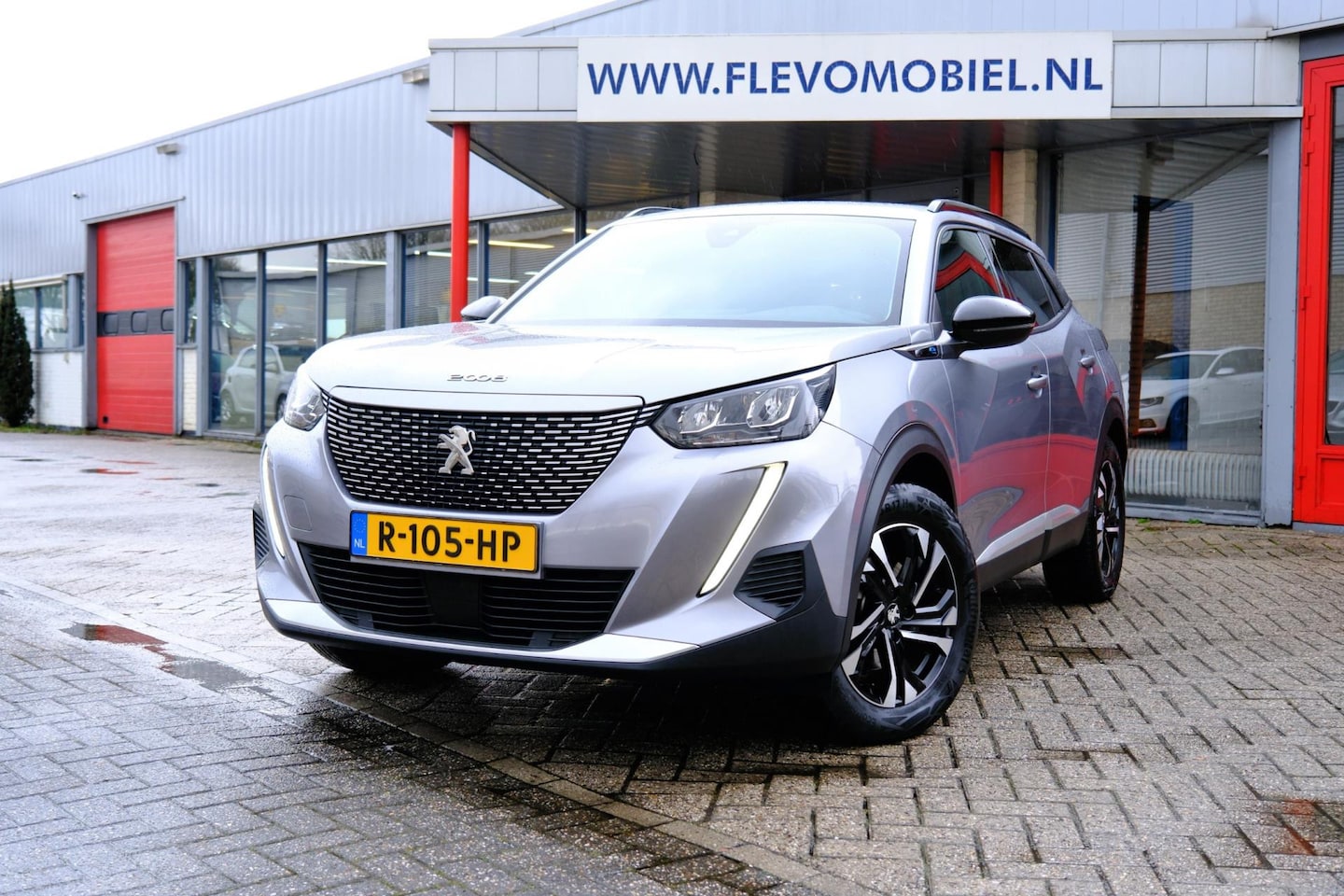 Peugeot e-2008 - EV Allure Pack 50 kWh Aut. Clima|Cam|LMV|Virtual Displ - AutoWereld.nl
