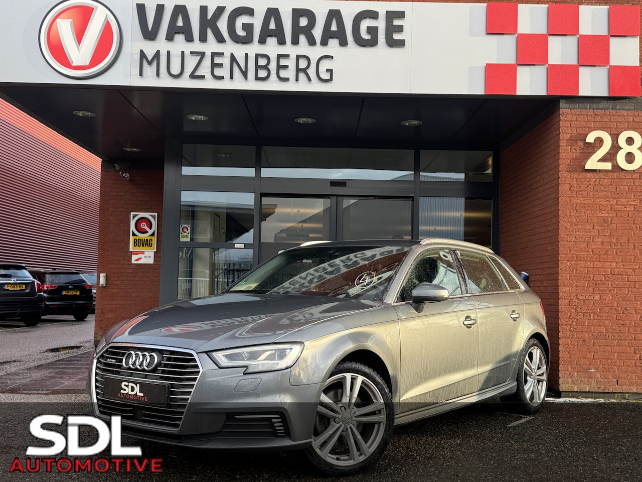 Audi A3 Sportback - 40 e-tron Advance Sport // NAVI // PDC V + A // CRUISE // DIGITAAL COCKPIT! // STOELVERWAR - AutoWereld.nl