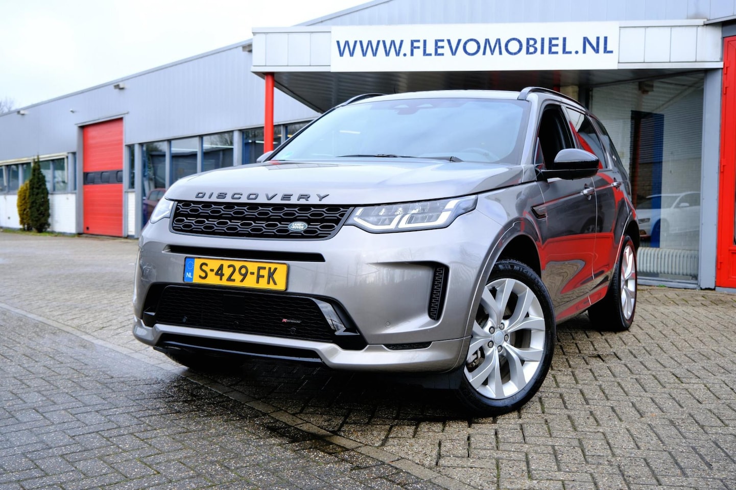 Land Rover Discovery Sport - P300e 1.5 R-Dynamic SE AWD Aut. Leder|LED|Virtual display - AutoWereld.nl