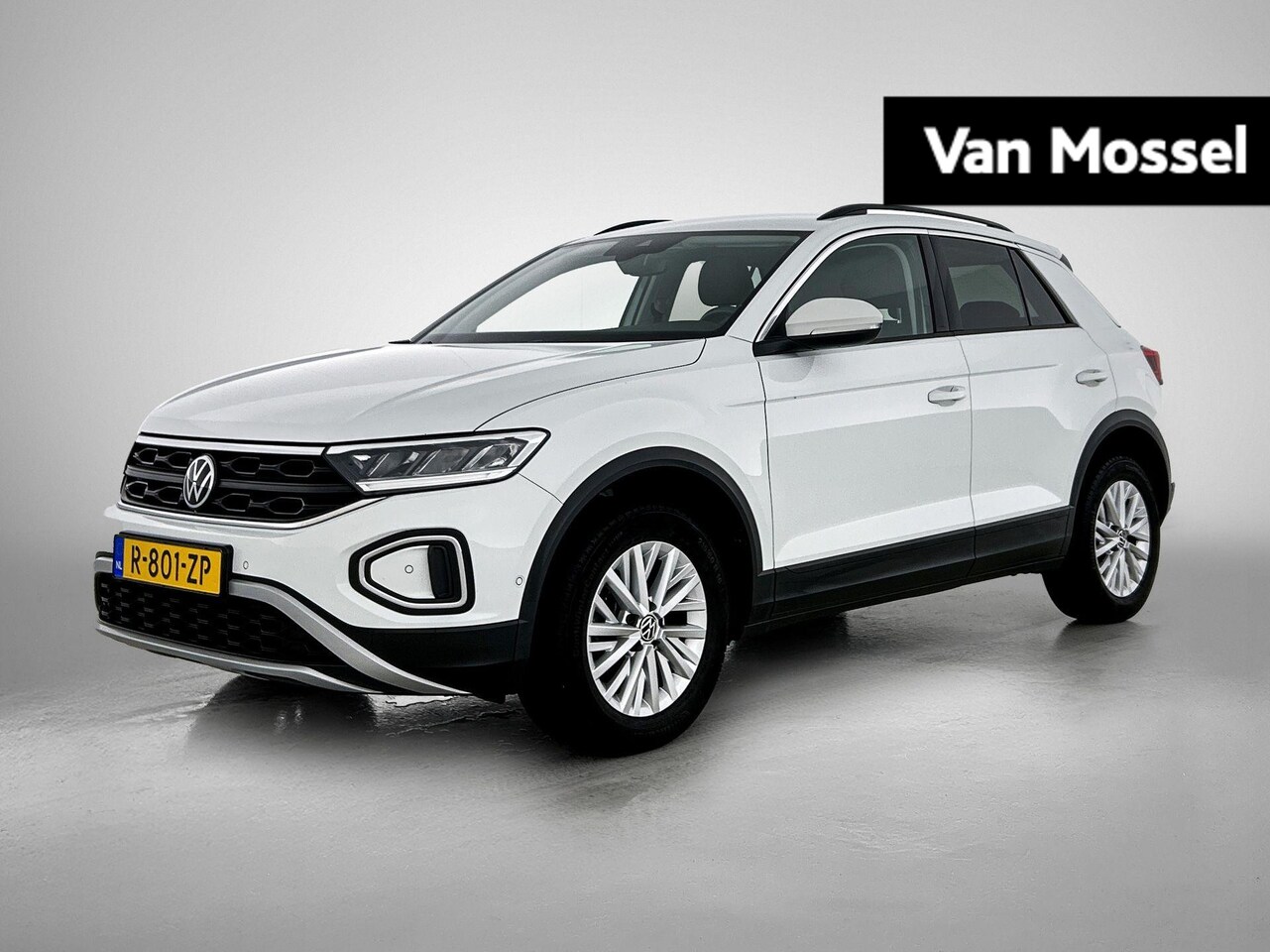 Volkswagen T-Roc - 1.5 TSI Life 75 Edition | 150 PK | Automaat | Trekhaak | Digitale cockpitscherm | Parkeers - AutoWereld.nl