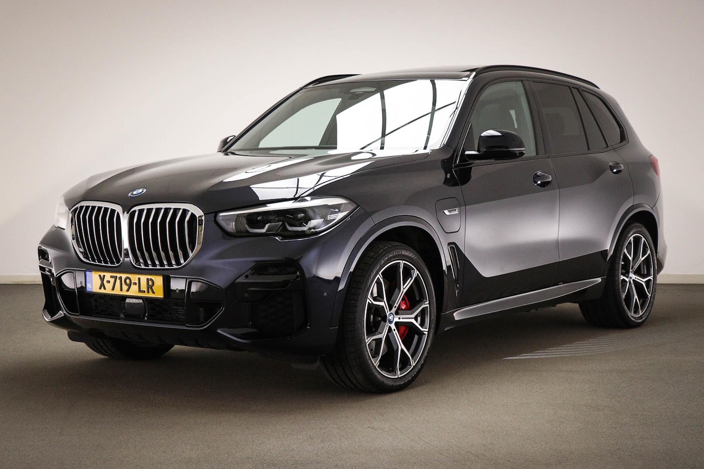 BMW X5 - xDrive45e M-Sport High Executive | WARMTECOMFORT- PACK | PANORAMADAK | STUURVERWARMING | 3 - AutoWereld.nl