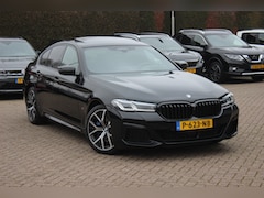 BMW 5-serie - 530e xDrive High Exe. M Sport / Trekhaak / Schuifdak / Camera / Head-up / 19'' / CarPlay /