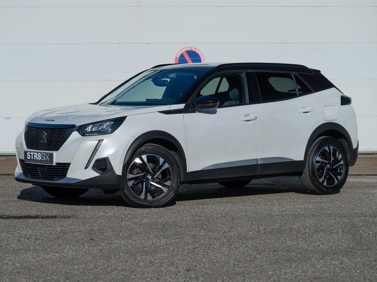 Peugeot 2008 - 1.2 PureTech Allure 131pk 2022 | Navi | CarPlay | Keyless | Bluetooth | Cruise Control - AutoWereld.nl