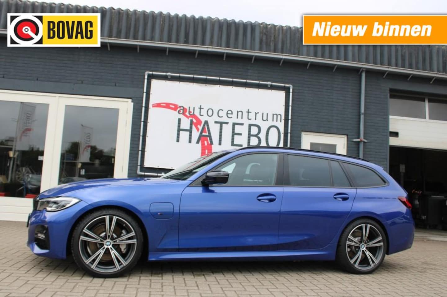 BMW 3-serie - 330e  X-Drive M-Sport High Executive Leder Panorama HEUD 292 PK - AutoWereld.nl