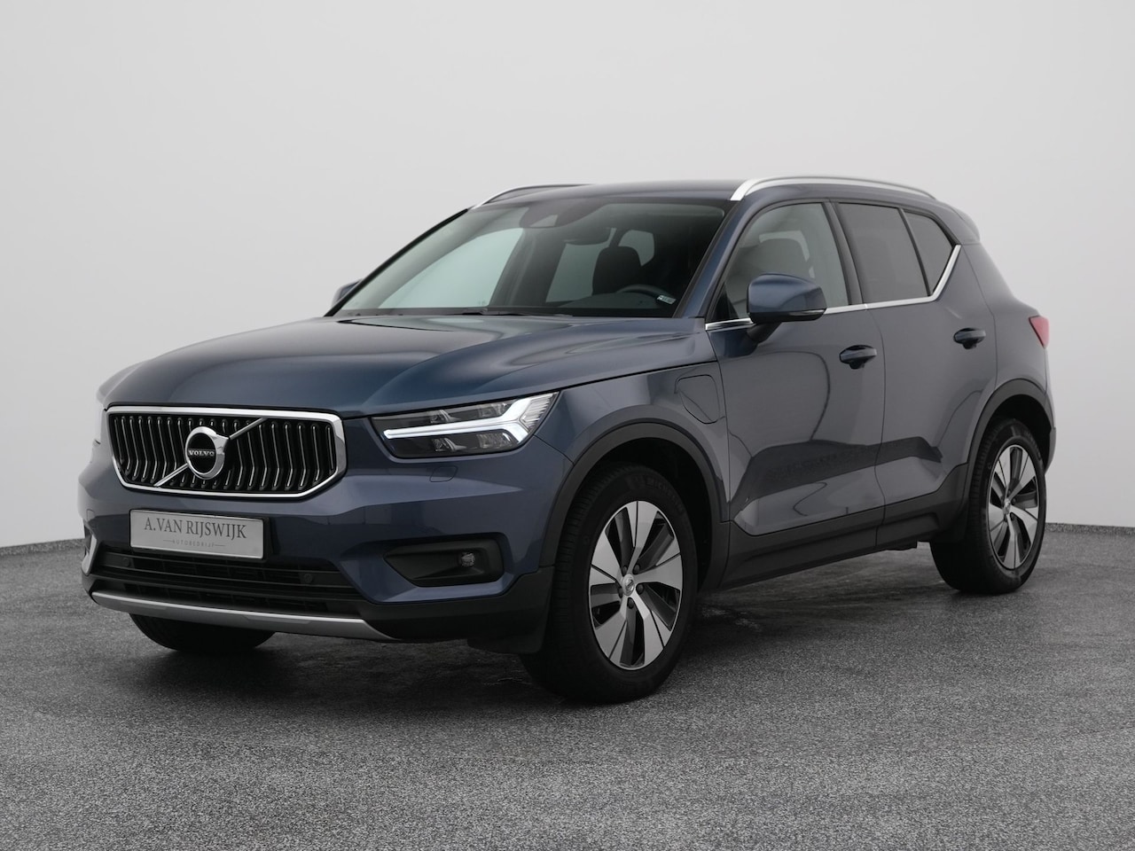 Volvo XC40 - 1.5 T4 Recharge Business Pro | CAMERA | KEYLESS - AutoWereld.nl