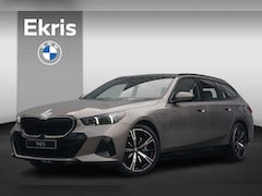 BMW 5-serie Touring - 550e xDrive M Sportpakket Pro | Panoramadak | Bowers & Wilkins | Trekhaak | Comfort Pack |