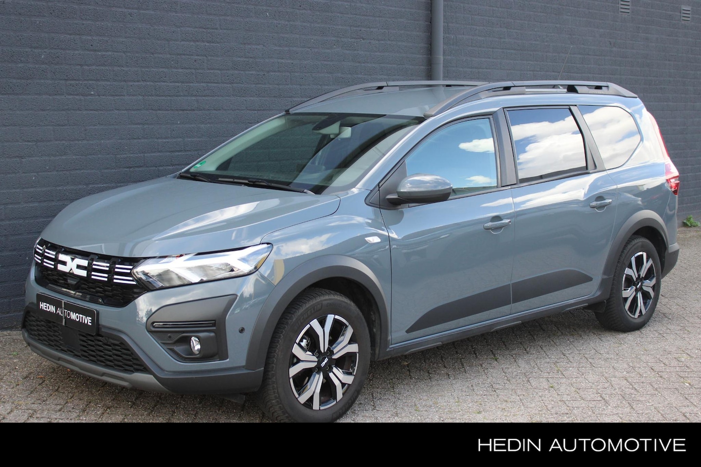 Dacia Jogger - Hybrid 140 Exp. 7persoons Navigatie | Camera | Airco | Cruise Control | LM-velgen | Parkee - AutoWereld.nl