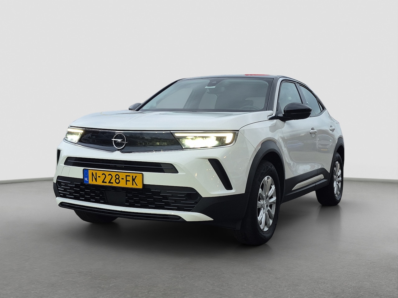 Opel Mokka-e - Edition 50-kWh 11kw bl. Camera | zwart dak | Parkeersensoren | LED | Climate control | - AutoWereld.nl