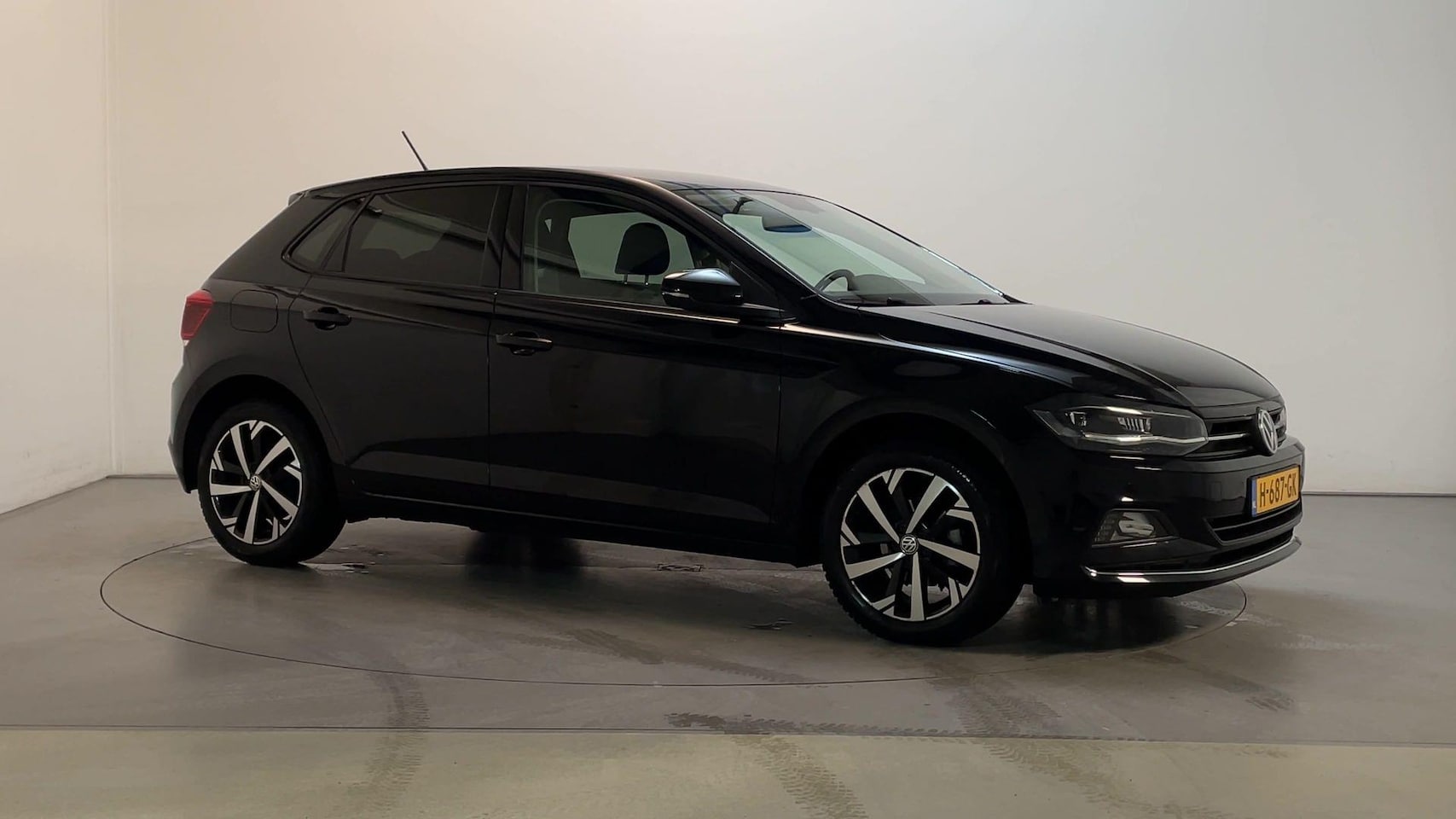 Volkswagen Polo - 1.0 TSI DSG Highline LED Virtual Cockpit Stoelverwarming Parkeersensoren - AutoWereld.nl