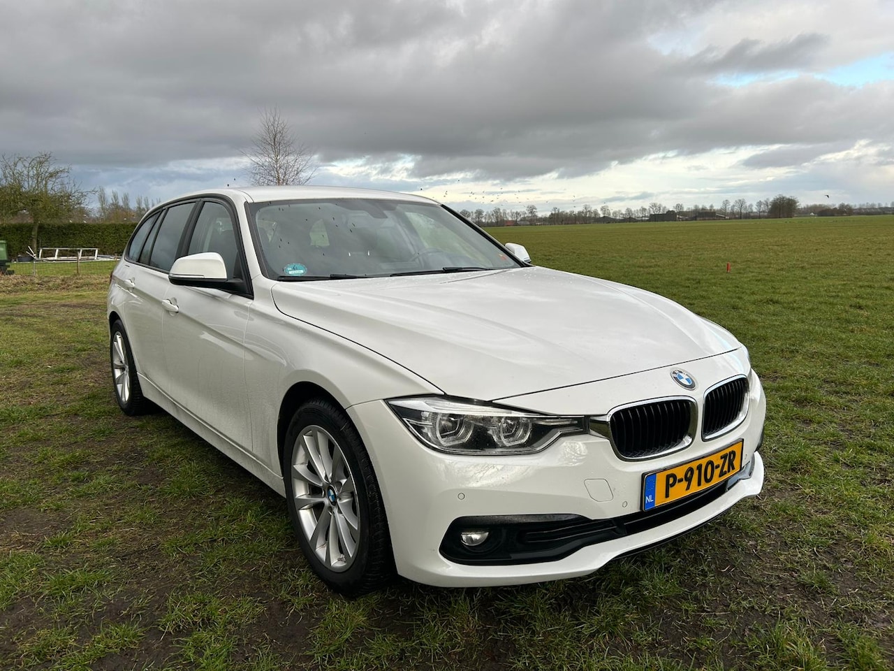 BMW 3-serie Touring - 318i Luxury - AutoWereld.nl