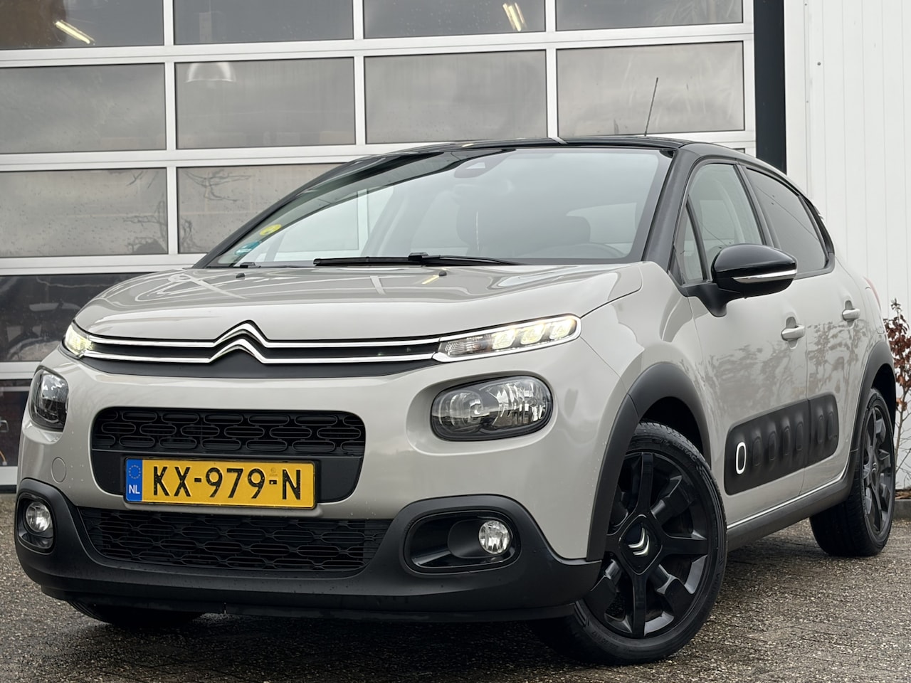 Citroën C3 - 1.6 BlueHDi Shine 100pk | Achteruitrijcamera | Apple Carplay/Android Auto | Cruise control - AutoWereld.nl