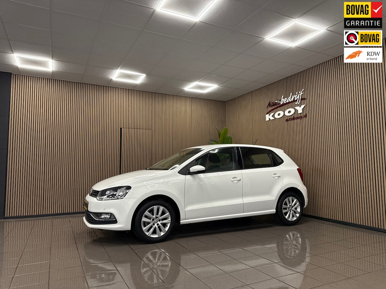 Volkswagen Polo - 1.2 TSI Highline * Automaat / Parkeersensoren / Cruise control / LM Velgen * - AutoWereld.nl