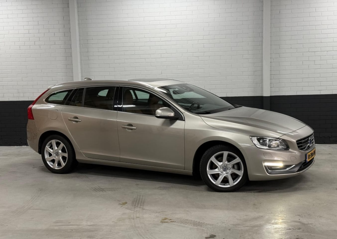 Volvo V60 - 2.0 T5 Ocean Race 2.0 T5 Ocean Race - AutoWereld.nl