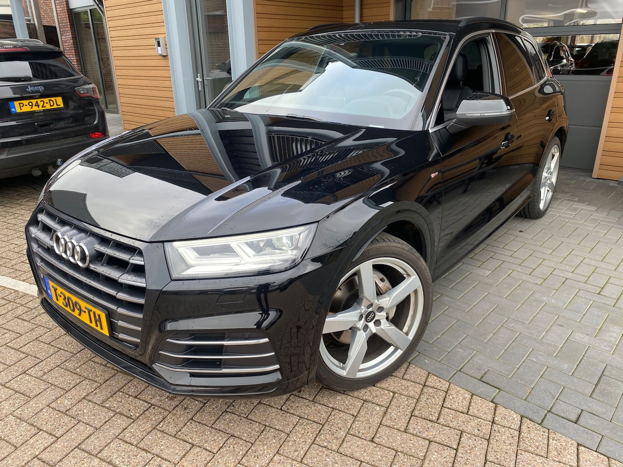 Audi Q5 - 55 TFSI e quattro Competition S-line | Matrix-led | Camera | Massage - AutoWereld.nl