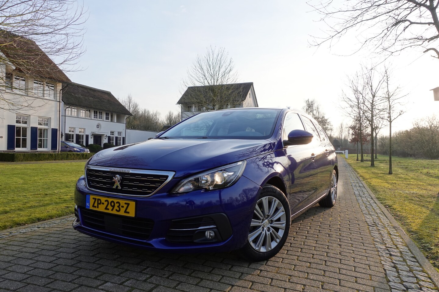 Peugeot 308 SW - 1.2 PureTech Allure | Camera | CarPlay | Trekhaak | Automaat | Panodak | - AutoWereld.nl